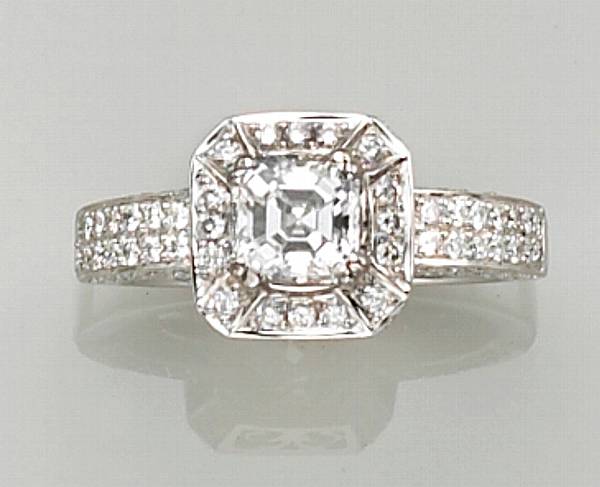 Appraisal: A diamond and eighteen karat white gold ring centering a