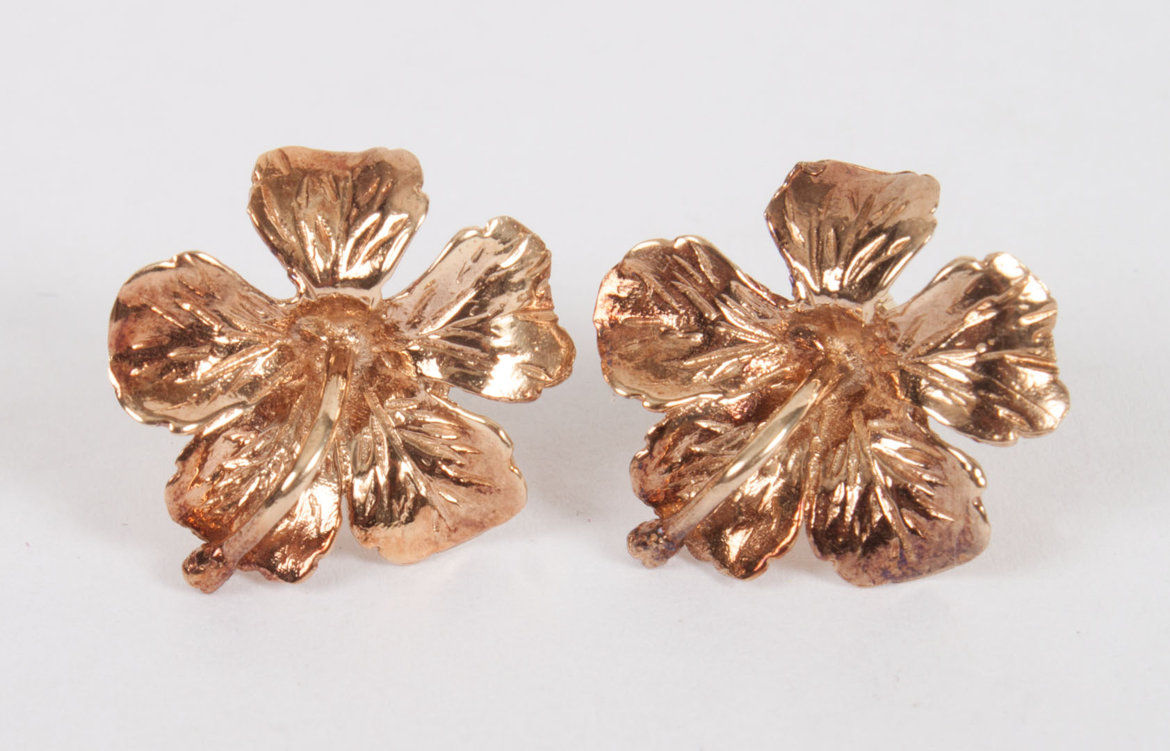 Appraisal: Lady's K rose gold flower-form earrings grams