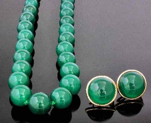 Appraisal: A s Chinese mm single strand of dark green jadeite