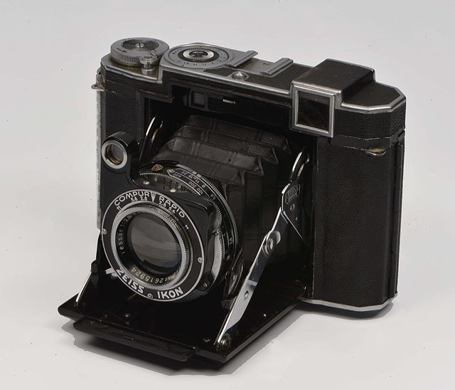 Appraisal: A ZEISS SUPER IKONTA The Tessar f cm Karl Zeiss