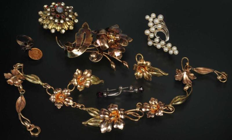 Appraisal: Lot of Antique Costume Jewelry Pieces Description Includes one gold-filled