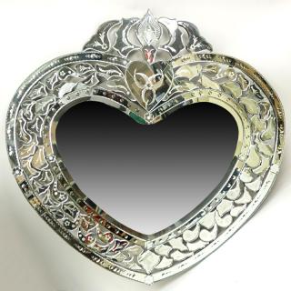 Appraisal: Modern Heart Shaped Venetian Mirror Unsigned Good condition Measures H