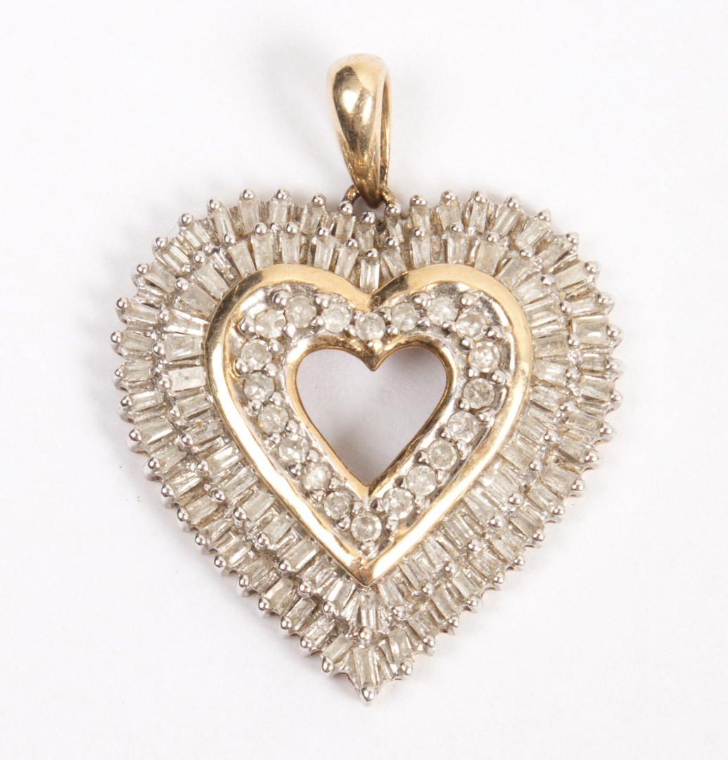 Appraisal: Lady's K gold diamond heart-shape pendant in L grams