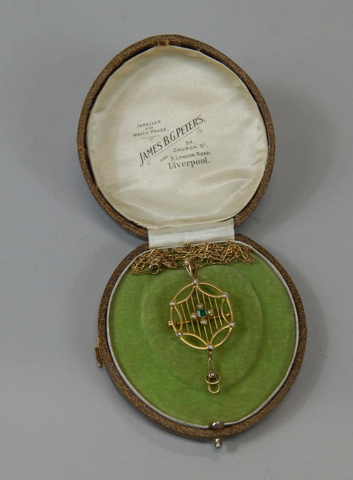 Appraisal: An early thC Art Nouveau design pendant brooch attached to