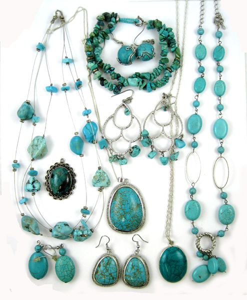 Appraisal: FOURTEEN ARTICLES OF TURQUOISE JEWELRY including two turquoise bead and