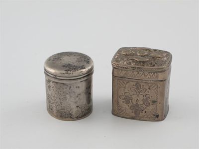 Appraisal: A George III silver cylindrical box Maker's mark T W