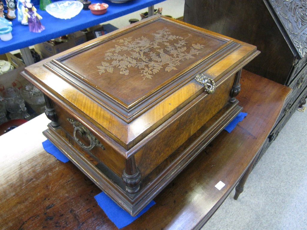 Appraisal: Early th century walnut cased symphonion with two combs one