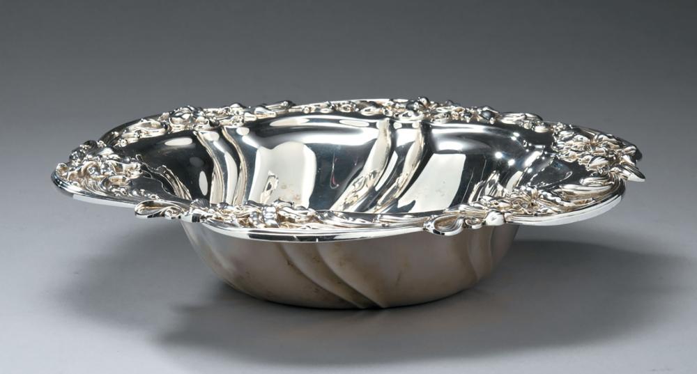 Appraisal: American Art Nouveau Sterling Silver Bowl Meriden trademark became International