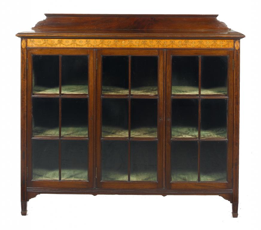 Appraisal: AN EDWARD VII MAHOGANY CABINET the satinwood frieze inlaid with