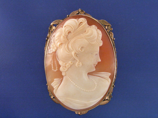 Appraisal: A ct gold shell cameo brooch diameter x mm gms