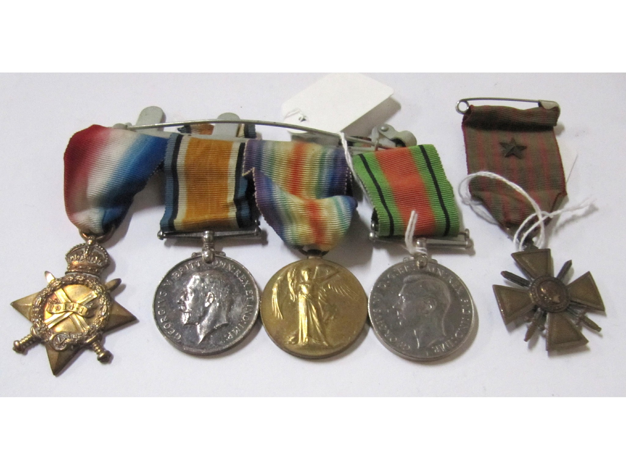 Appraisal: A lot comprising a WWI group of three to Pte