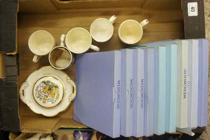 Appraisal: Tray lot comprising Wedgwood Commemoratives and Christmas Plates etc