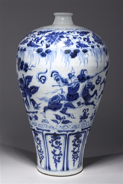 Appraisal: Chinese blue and white porcelain Meiping vase with warriors and