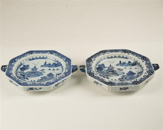 Appraisal: A Pair of th C Chinese Export Nanking Blue and