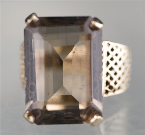 Appraisal: KT yellow gold smoky quartz ring Ring has emerald cut