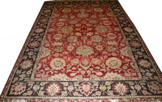 Appraisal: ISPAHAN DESIGN WOOL ORIENTAL CARPET ISPAHAN DESIGN WOOL ORIENTAL CARPET