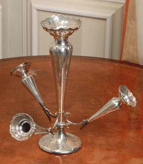 Appraisal: A SILVER EPERGNE FOUR BRANCH SILVER CENTRE PIECE with detachable