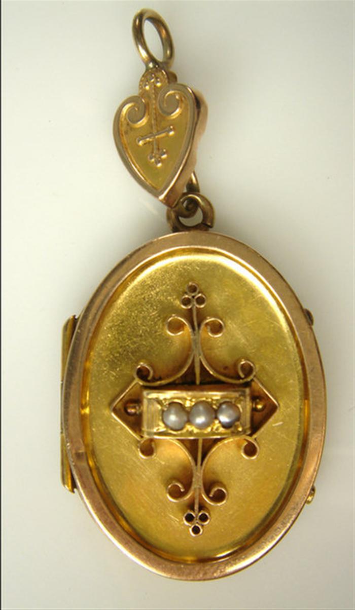 Appraisal: Unmarked YG Etruscan locket with seed pearls dwt bail is