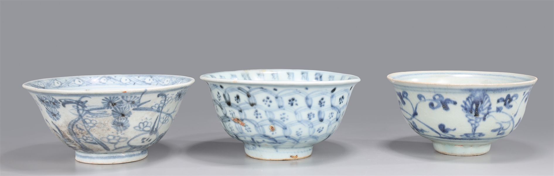 Appraisal: Group of three Chinese Ming Dynasty blue and white porcelain