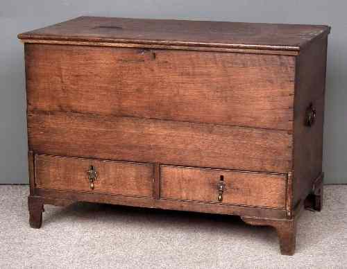 Appraisal: An th Century oak mule chest of plain design fitted