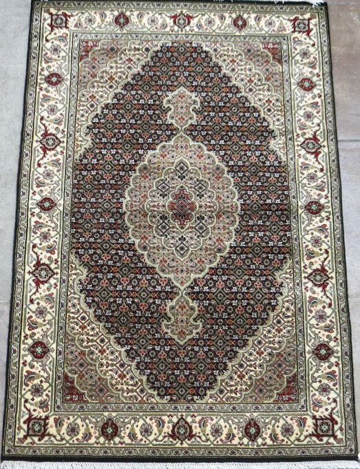 Appraisal: HAND KNOTTED ORIENTAL AREA RUG Persian Bidjar design ' x