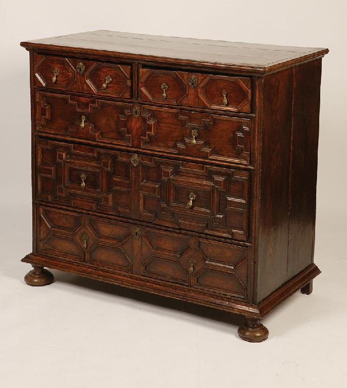 Appraisal: A WILLIAM AND MARY OAK MOULDED FRONT CHEST OF DRAWERS