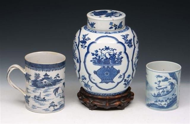 Appraisal: A LATE TH EARLY TH CENTURY CHINESE BLUE AND WHITE