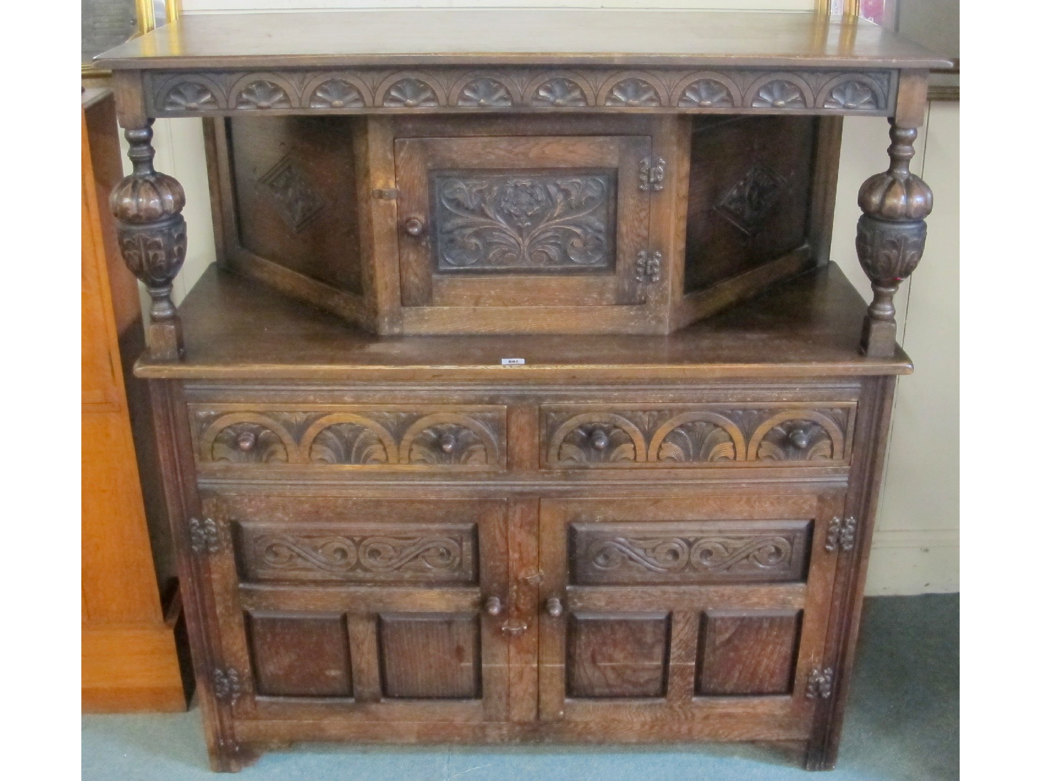 Appraisal: An oak hall cupboard