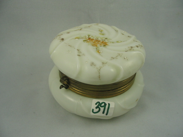 Appraisal: A WAVECREST GLASS DECORATED DRESSER BOX the hinged lid with