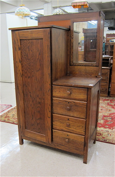 Appraisal: AN OAK CHIFFOROBE The Helmers Mfg Co Kansas City Mo