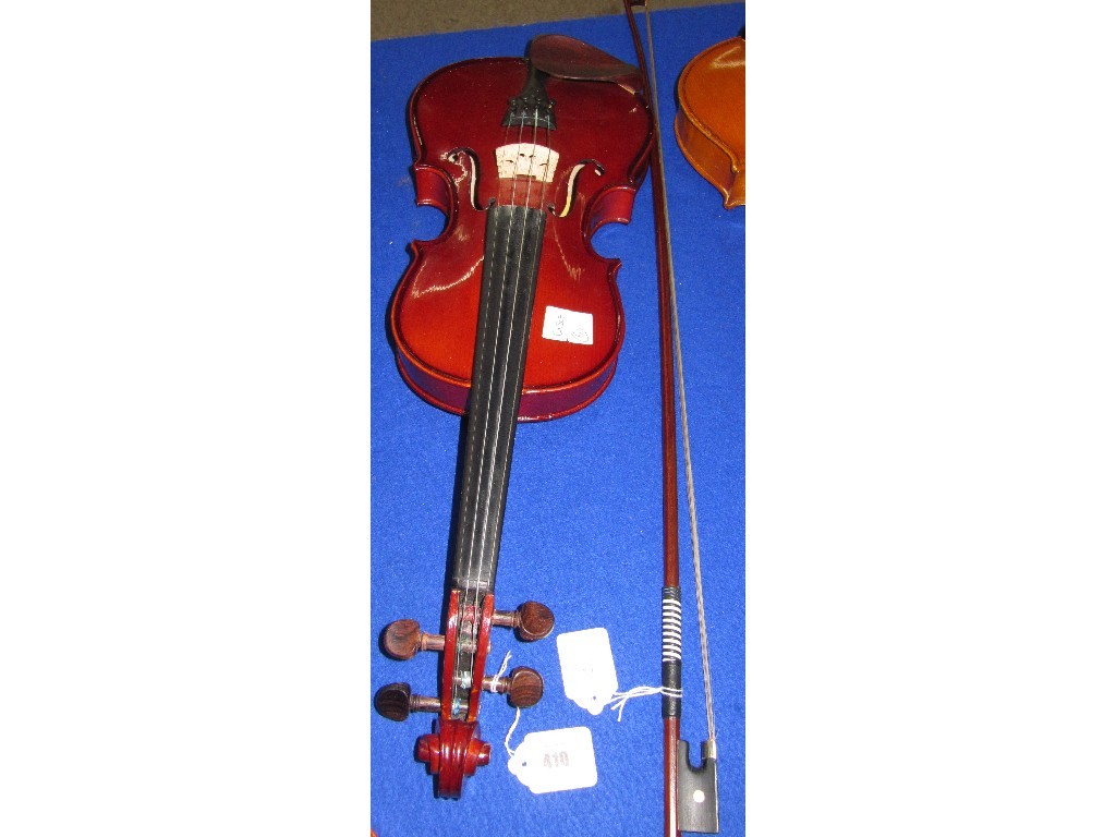 Appraisal: Student violin and bow labelled 'The Stentor Student ' case