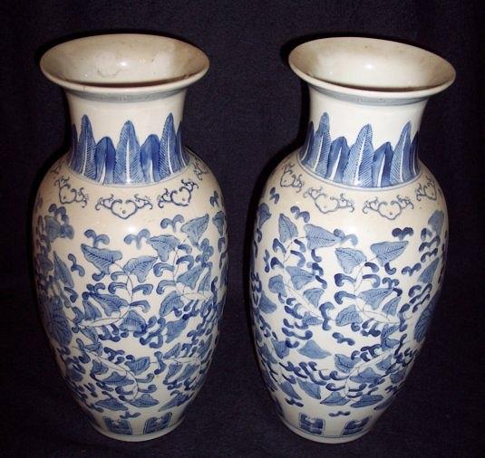 Appraisal: A pair of modern Oriental blue and white vases with