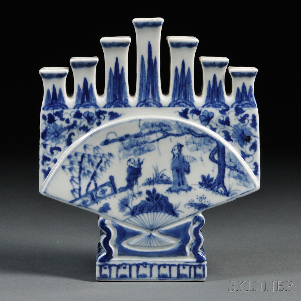 Appraisal: Blue and White Tulip Vase China with seven nozzles resting