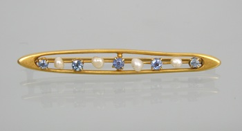 Appraisal: A Dainty Victorian Style Pearl and Sapphire Pin k yellow