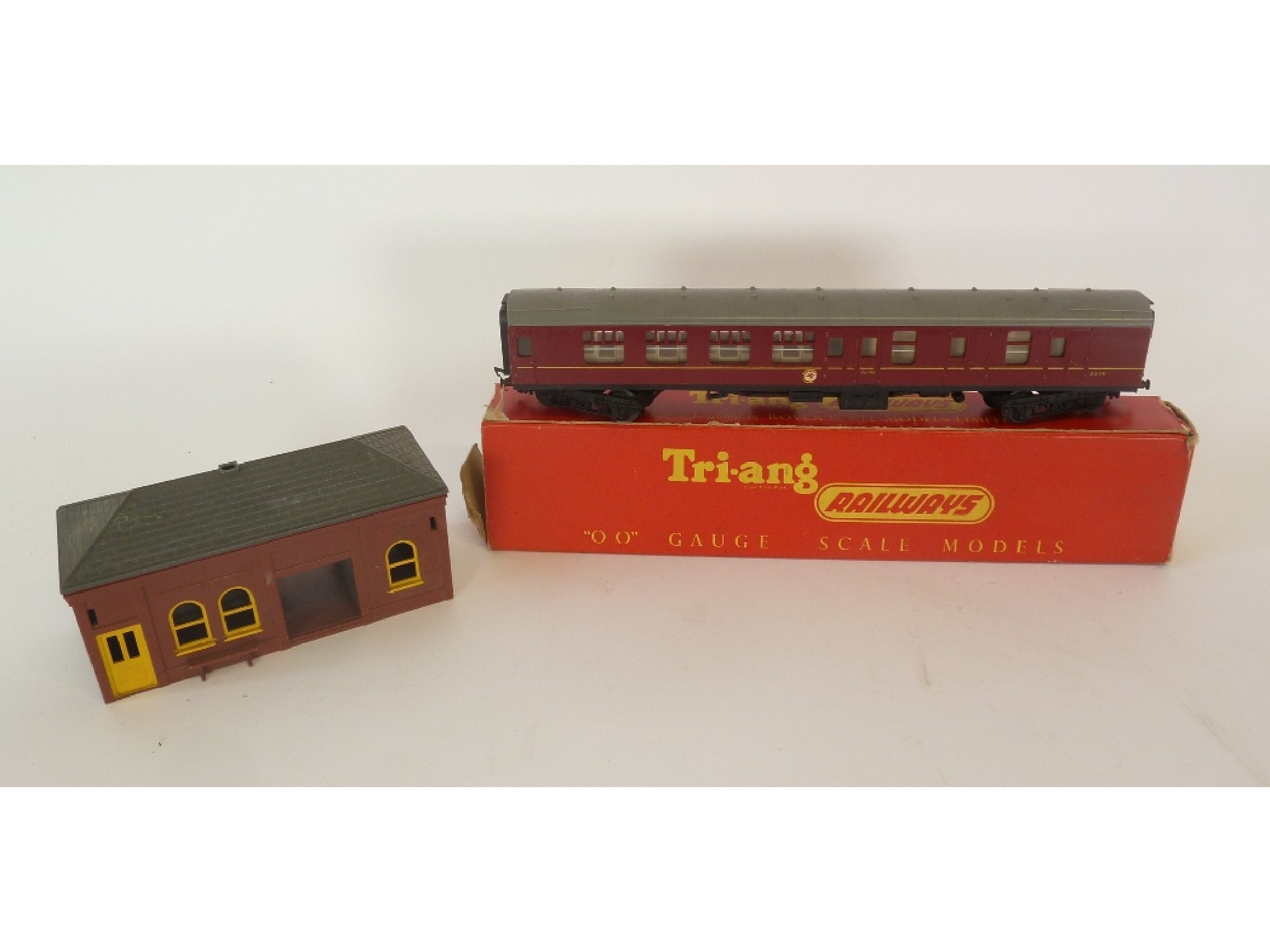 Appraisal: COLLECTION OF MAINLY TRIANG RAILWAYS BY ROVEX MODEL RAIL with