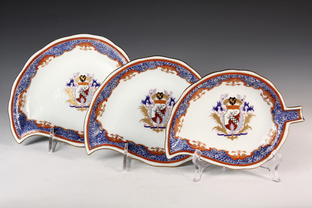 Appraisal: CHINESE EXPORT NESTING DISHES - th c Armorial Tobacco Leaf