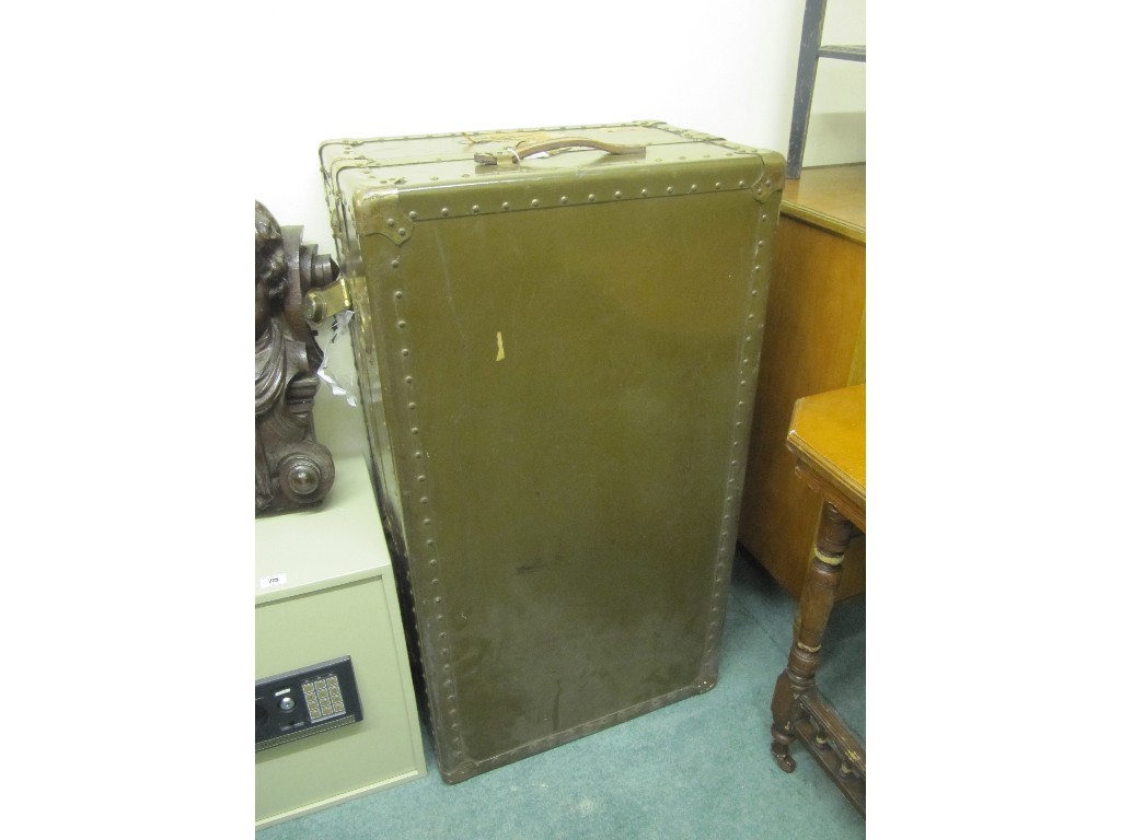 Appraisal: Travel trunk