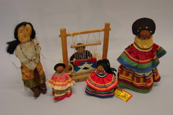 Appraisal: Lot of Native American dolls Florida Seminole Navajo Weaving on