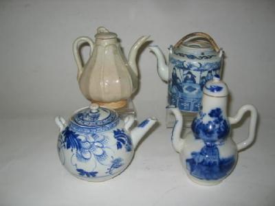 Appraisal: A CHINESE PORCELAIN TEAPOT of globular form complete with strainer