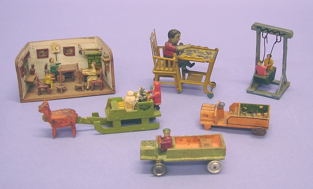 Appraisal: Lot of minis German wood diorama Little toys - Santa