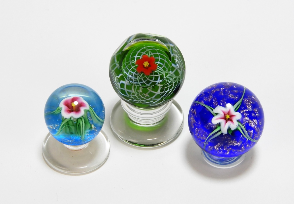 Appraisal: CHARLES KAZIUN JR MINIATURE GLASS PAPERWEIGHTS Massachusetts - Includes three