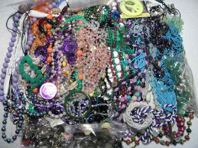 Appraisal: Lot of assorted ladies costume jewelry Includes mostly beaded pieces