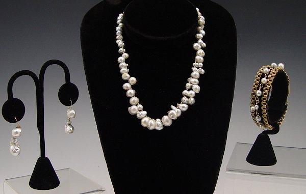 Appraisal: PIECE CULTURED PEARL JEWELRY K circle link and F W