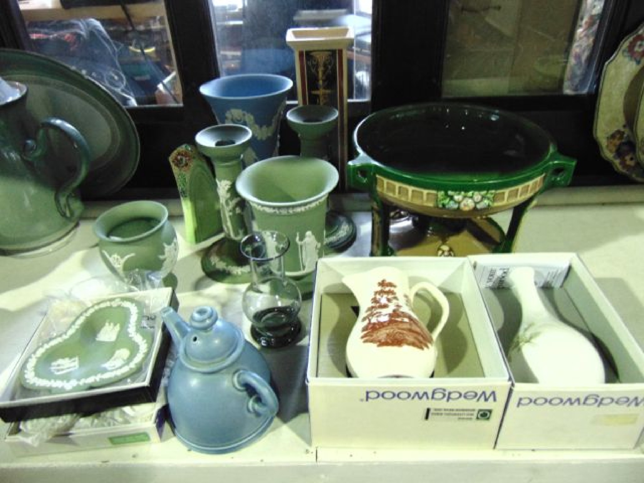 Appraisal: A collection of Wedgwood ceramics including a pair of green