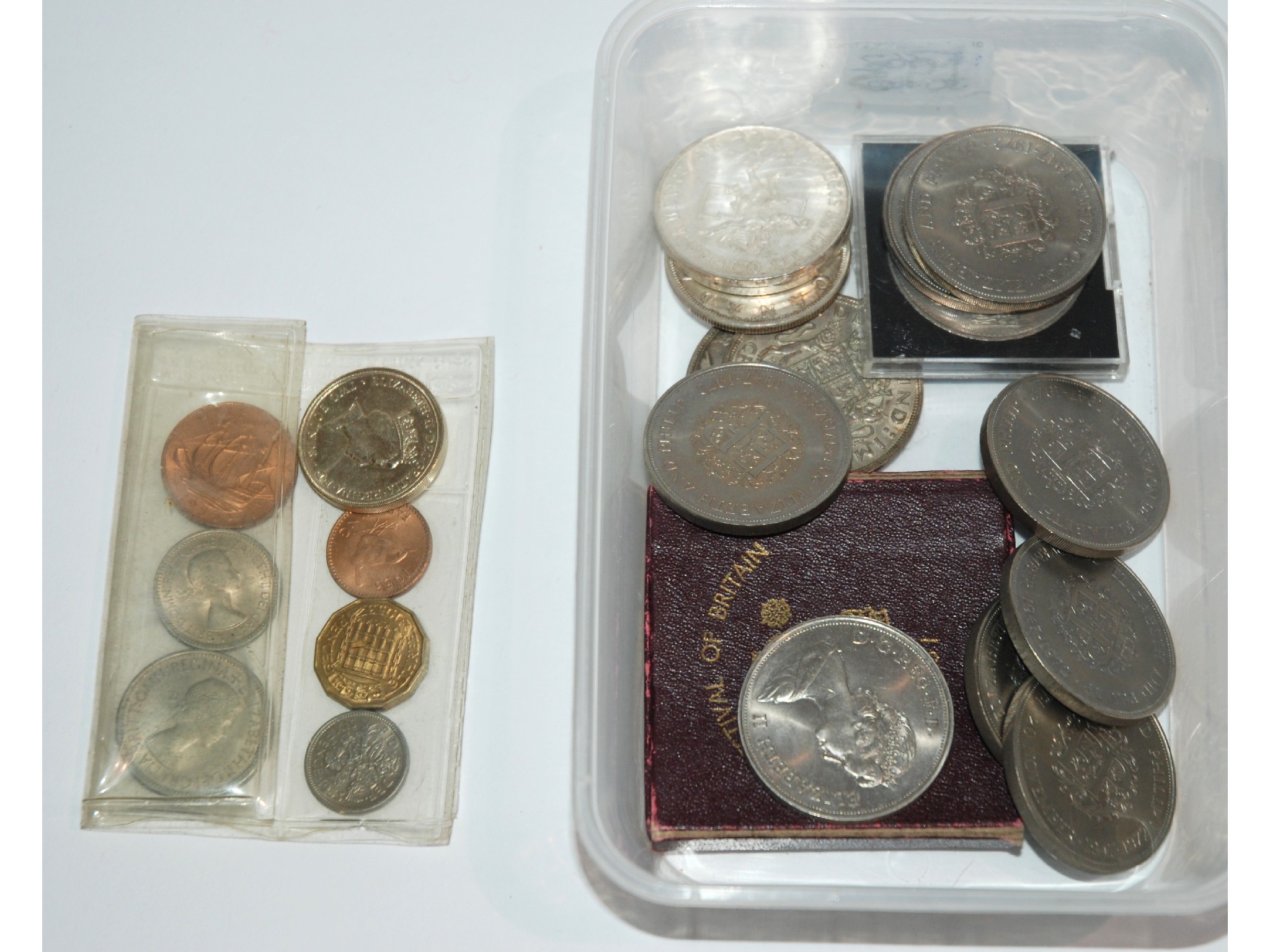 Appraisal: A mixed lot of Great Britain and foreign coins An