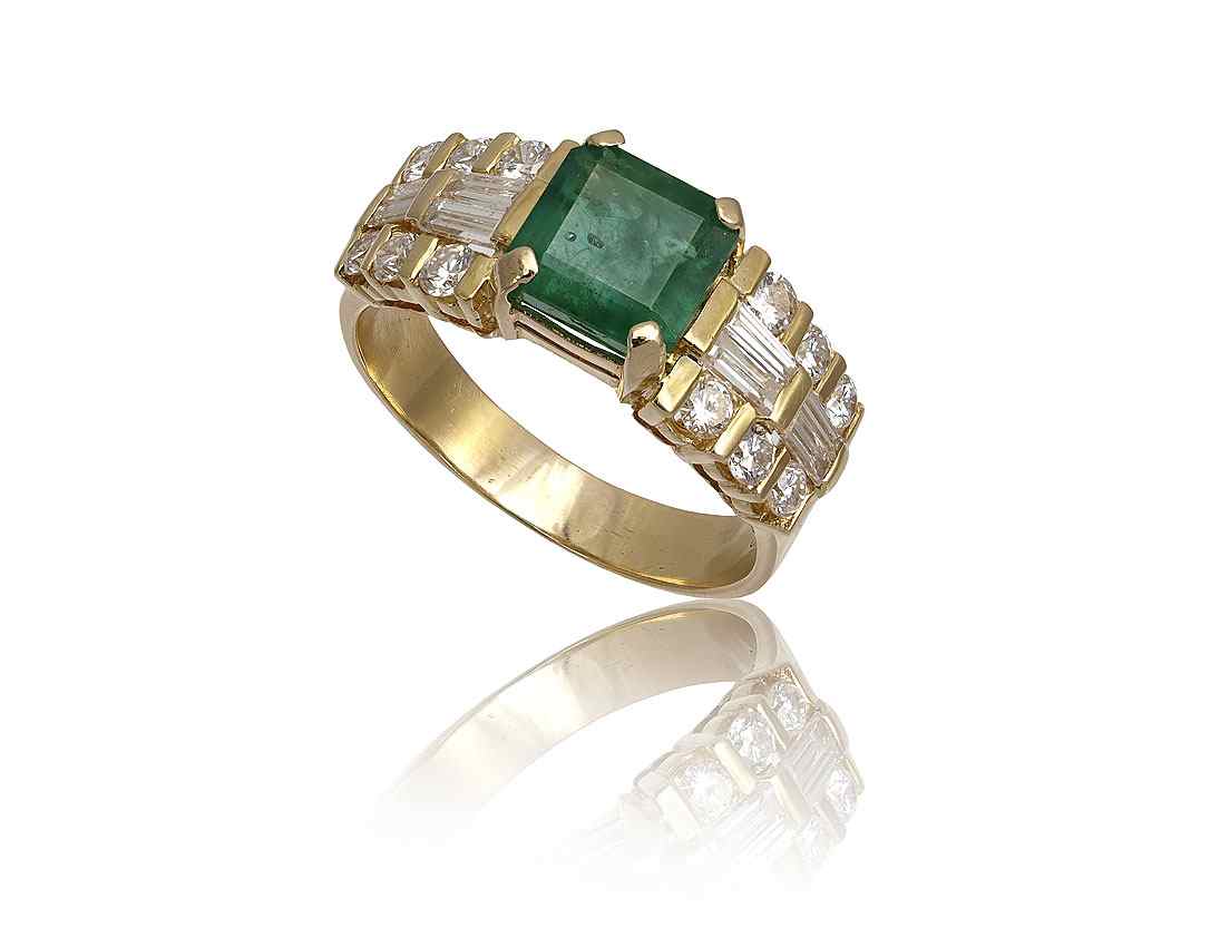 Appraisal: CT SQUARE EMERALD AND CTW DIAMOND RING k yellow gold