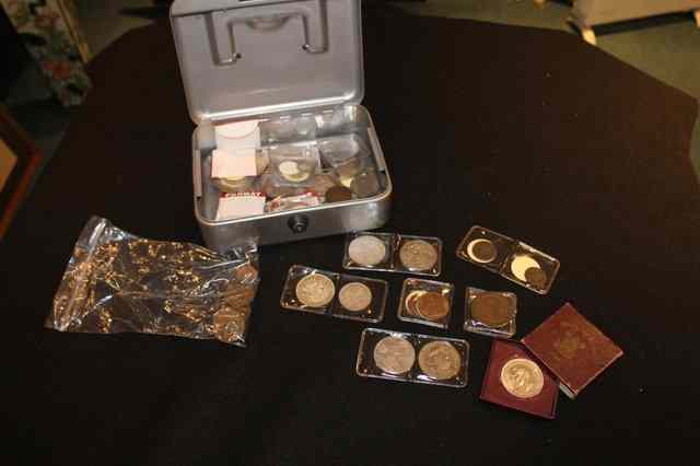 Appraisal: A QUANTITY OF LSD SILVER COINAGE some pre including a