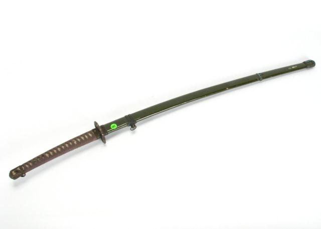 Appraisal: Vintage Japanese saber circa WWII with green finish on sheath