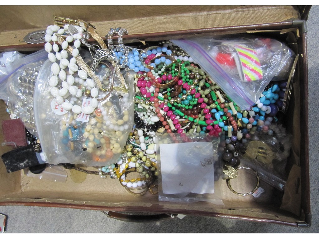 Appraisal: Suitcase of costume jewellery