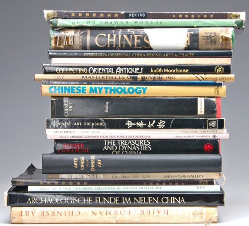 Appraisal: CHINESE ART BOOKS Archaologische Funde im Neuen China Foreign Languages